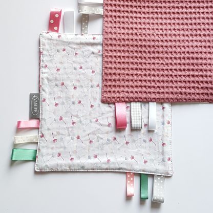 Labeldoekje pluisjes oud roze