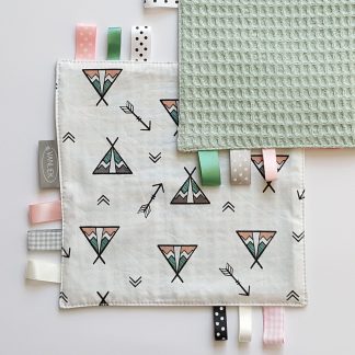 Labeldoekje tipi gekleurd met vintage groen