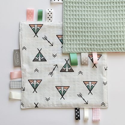 Labeldoekje tipi gekleurd met vintage groen